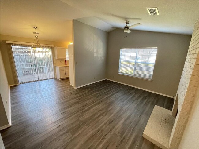 8004 Clydesdale Dr in Austin, TX - Building Photo - Building Photo