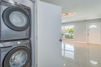 2620 NW 83rd Ave in Sunrise, FL - Building Photo - Building Photo