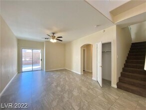 8905 Tom Noon Ave in Las Vegas, NV - Building Photo - Building Photo