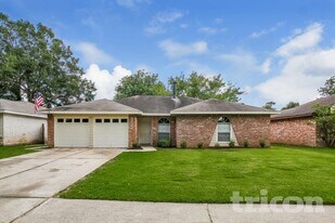 5722 Yorkgate Dr in Spring, TX - Building Photo