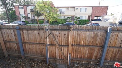 10426 Woodbine St in Los Angeles, CA - Building Photo - Building Photo