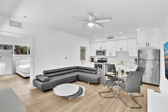 940 Michigan Ave in Miami Beach, FL - Building Photo - Building Photo