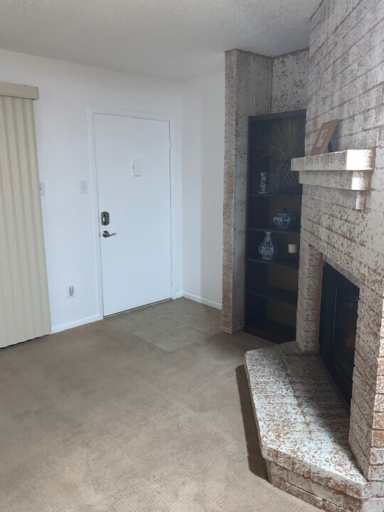 1900 Bay Area Blvd-Unit -F in Houston, TX - Foto de edificio