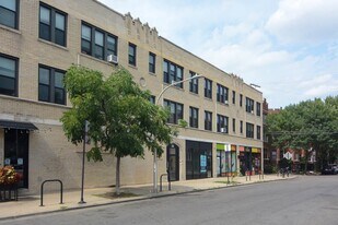 2704 N Sawyer Ave in Chicago, IL - Building Photo