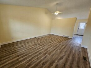 5875 Granby Hill Dr in Colorado Springs, CO - Foto de edificio - Building Photo