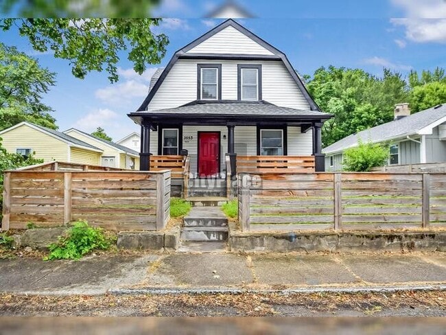 property at 3553 N Kenwood Ave