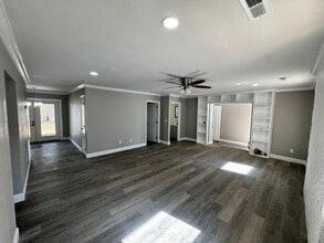 2726 Highland Cir, Unit #2 in Kodak, TN - Foto de edificio - Building Photo