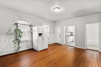 136 Nye St, Unit 1 in New Bedford, MA - Building Photo - Building Photo