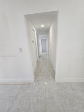 1148 NW 100th St in Miami, FL - Foto de edificio - Building Photo