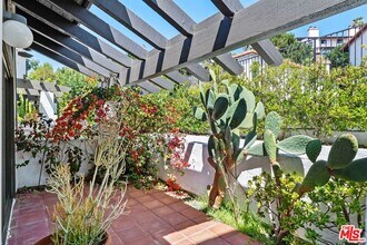 1578 Michael Ln in Los Angeles, CA - Building Photo - Building Photo