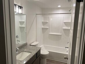 332 S 160 W in Centerville, UT - Building Photo - Building Photo