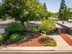 916 Hackberry Ave in Modesto, CA - Building Photo - Building Photo