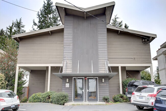 property at 11525 Greenwood Ave N