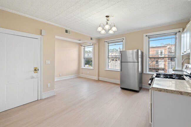 276 4th St in Jersey City, NJ - Building Photo - Building Photo