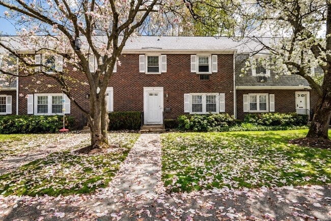 property at 9 Town House Dr