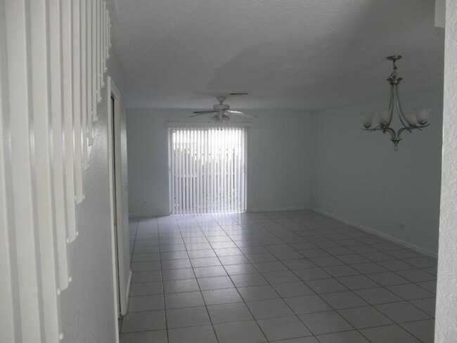 878 Summit Lake Dr in West Palm Beach, FL - Building Photo - Building Photo
