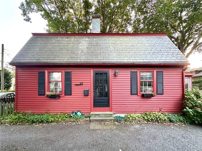 12 Johnson Ct in Newport, RI - Building Photo - Building Photo