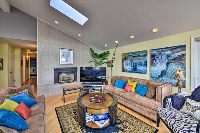 5005 Doon Way in Anacortes, WA - Foto de edificio - Building Photo