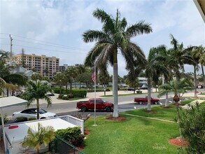 1110 N Riverside Dr in Pompano Beach, FL - Building Photo - Building Photo