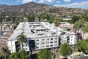 The Henley in Glendale, CA - Building Photo