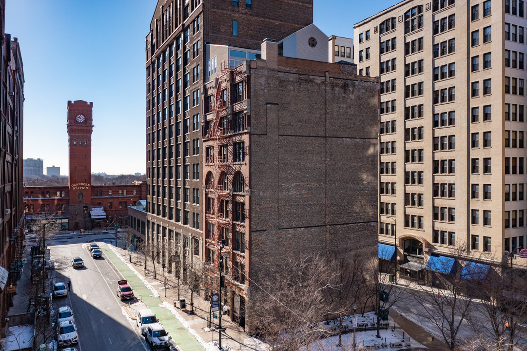 Rowe Building in Chicago, IL - Building Photo