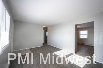 2950 US-52 in New Palestine, IN - Foto de edificio - Building Photo