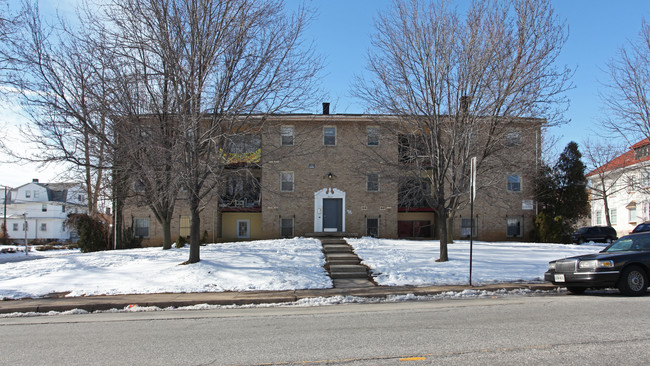 Garrison Gardens in Baltimore, MD - Foto de edificio - Building Photo