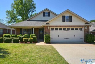 106 Forest Glade Dr in Madison, AL - Building Photo