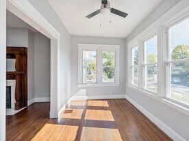 2802 Hyde Park Ave, Unit 1 in Cincinnati, OH - Building Photo