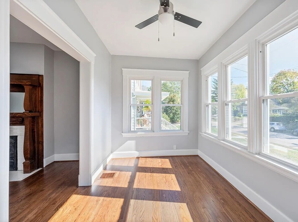 2802 Hyde Park Ave, Unit 1 in Cincinnati, OH - Building Photo