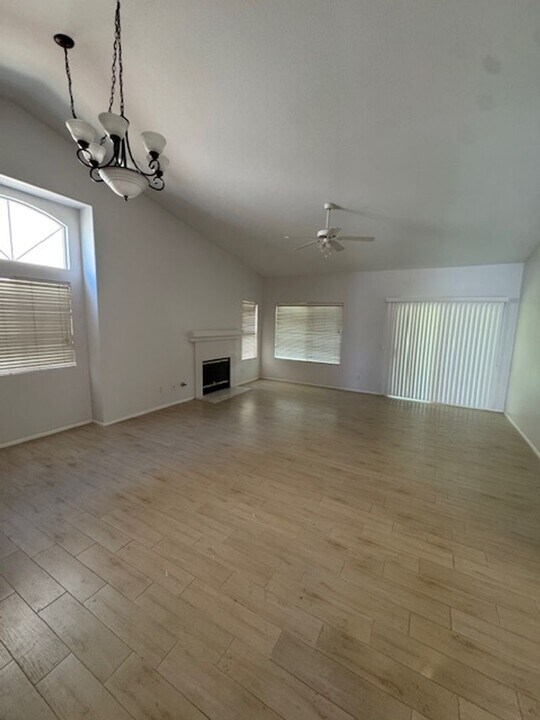 492 Autumn Way in Banning, CA - Building Photo