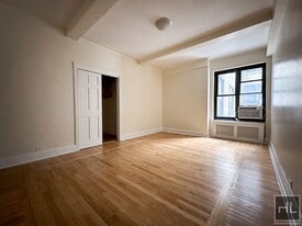 SECOND AVENUE in New York, NY - Building Photo