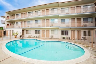 Fairview Apartments in Los Angeles, CA - Building Photo - Building Photo