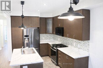 1477 Pratt Heights in Milton, ON - Building Photo - Building Photo