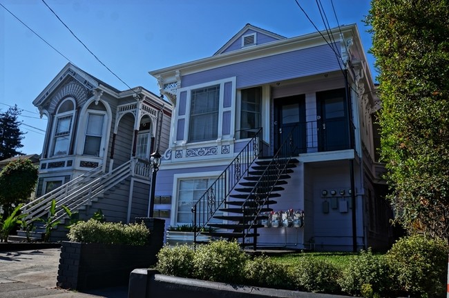 1536 Morton St in Alameda, CA - Foto de edificio - Building Photo