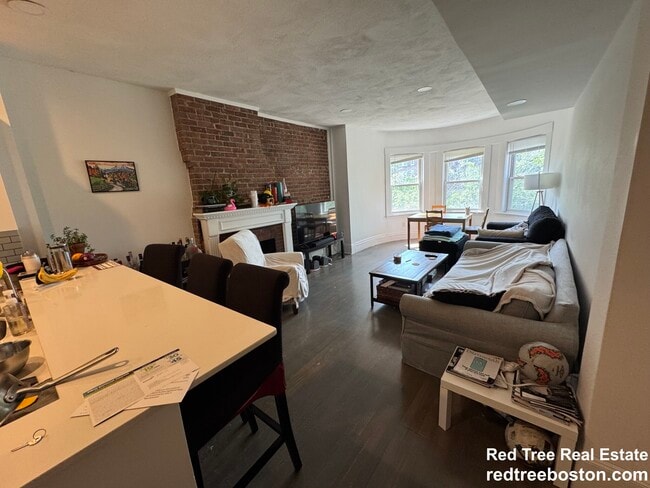 1408 Beacon St, Unit 3