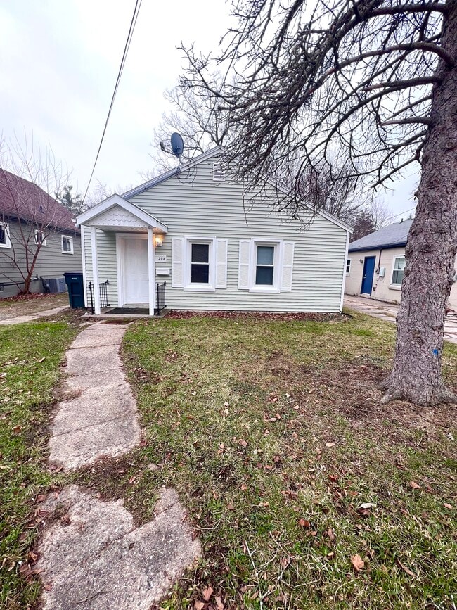 property at 1305 Maryland Ave