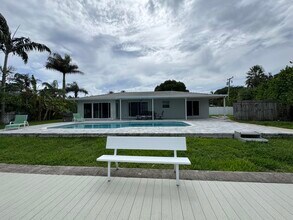 16 Midlane Rd in Boynton Beach, FL - Building Photo - Building Photo