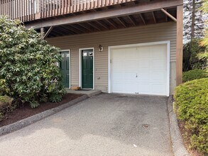 39 Coram Rd in Shelton, CT - Foto de edificio - Building Photo