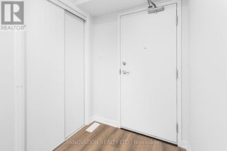 801 Glenroy Gilbert Dr in Ottawa, ON - Building Photo - Building Photo