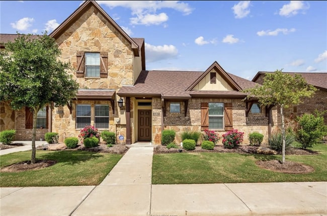 property at 3207 Papa Bear Dr