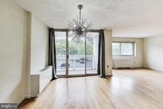 7333 New Hampshire Ave, Unit 210 in Takoma Park, MD - Building Photo - Building Photo