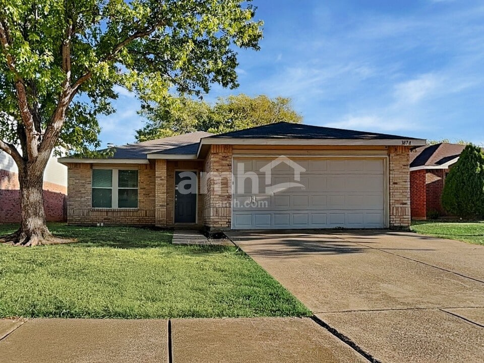 3878 Fox Meadow Way in Fort Worth, TX - Building Photo