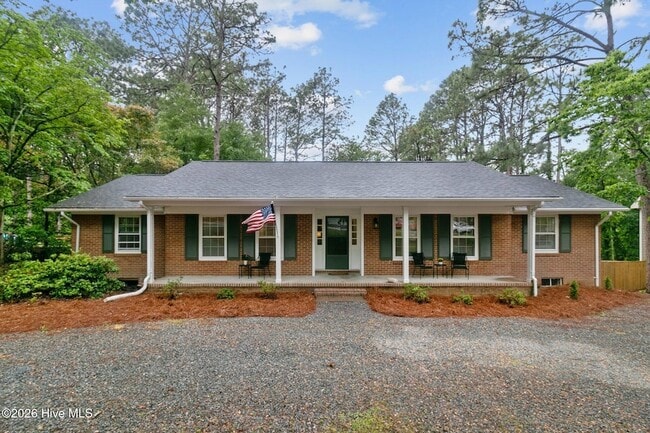 450 Crestview Rd in Southern Pines, NC - Building Photo - Building Photo