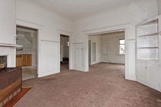 China Hill Triplex in Oakland, CA - Building Photo - Interior Photo