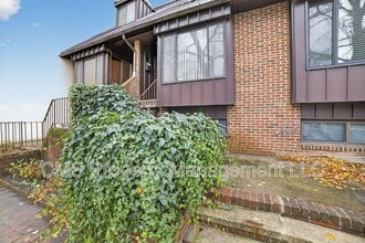 105 Jackson St in Trenton, NJ - Foto de edificio - Building Photo