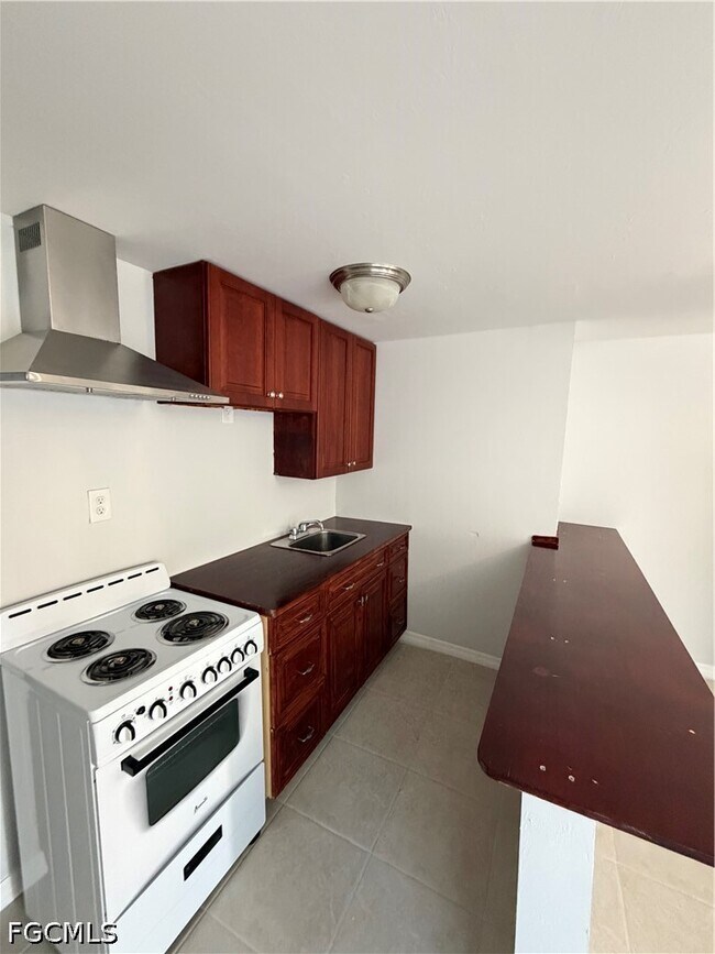 14713 Kimberly Ln in Ft. Myers, FL - Building Photo - Building Photo