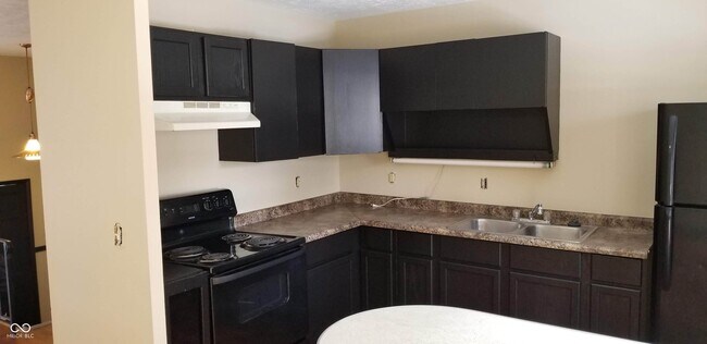 8803 Balboa Ct in Indianapolis, IN - Building Photo - Building Photo