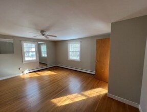 6 Conestoga Rd in Lexington, MA - Foto de edificio - Building Photo