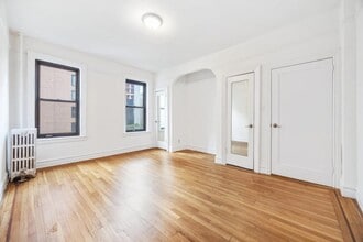 12 Crown St in Brooklyn, NY - Building Photo - Building Photo